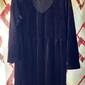 Long sleeve velvet black dress size medium,  fits like a large.